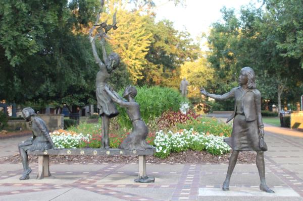 让我来教授大家的步骤“怎么在微信上建房间玩炸.金花”详细介绍房卡使用方式