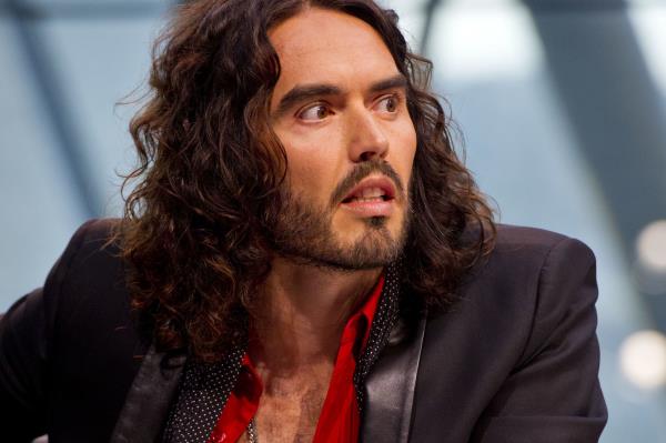 拉塞尔·布兰德被临时演员起诉，称她在美国电影片场遭到性侵犯