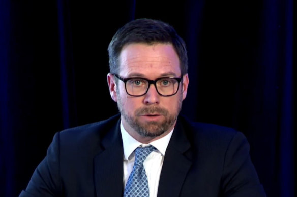 尽管业绩有所改善，麦哲伦仍在继续流失资金