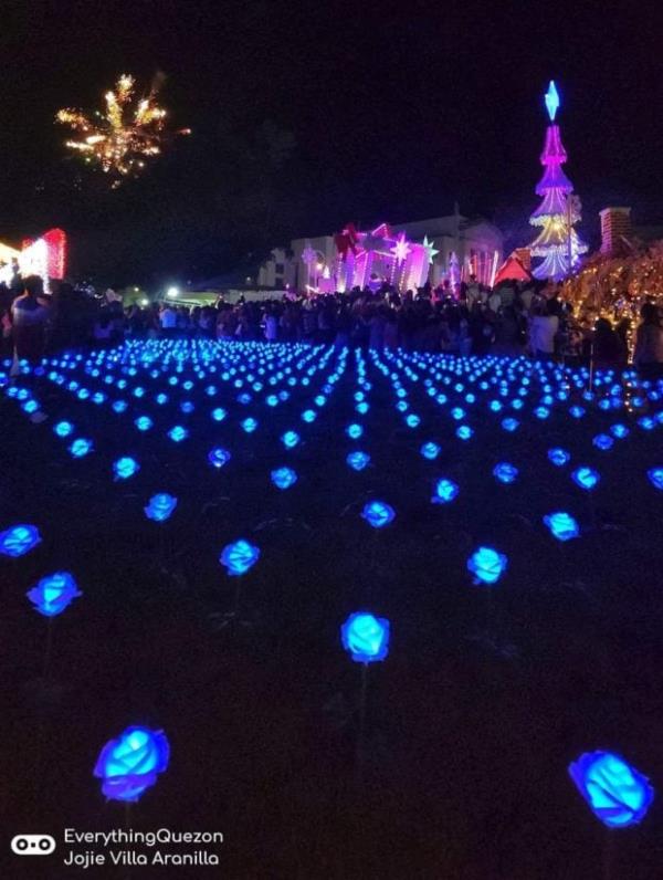 “不守规矩”的人群和混乱迫使奎松公园的圣诞景点关闭