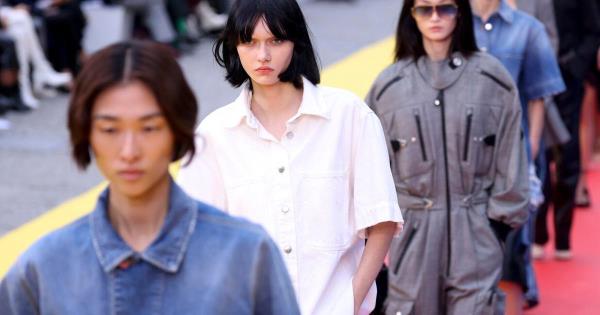 一分钟介绍“玩炸 金花怎么创建房间”如何获取房卡教程