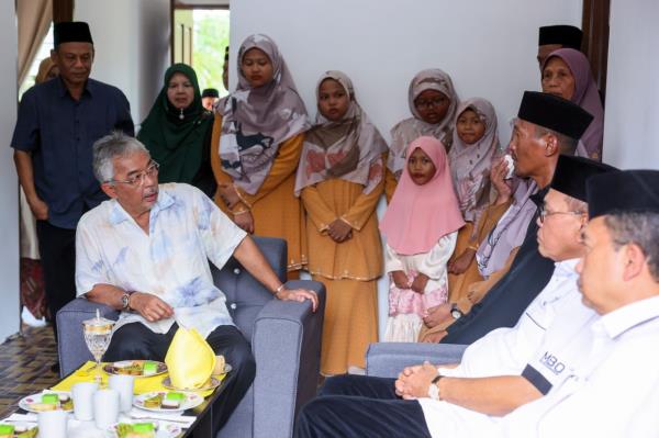 一分钟攻略微信链接炸金花房卡联系方式-获取房卡教程