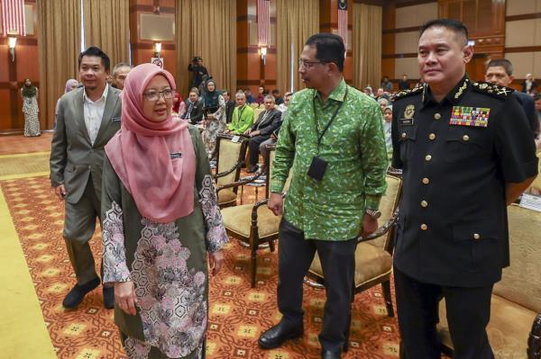 今日分享!二号大厅怎么买房卡-购买房卡介绍